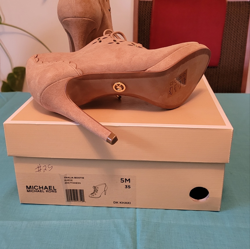 Michael Michael Kors suede cutout bootie - Picture 4 of 5